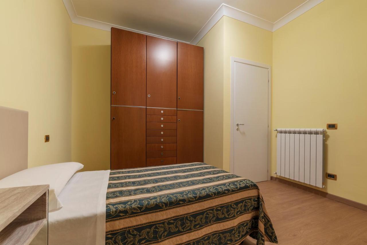 Termini Station Elegant And Roomy Apartment Roma Esterno foto