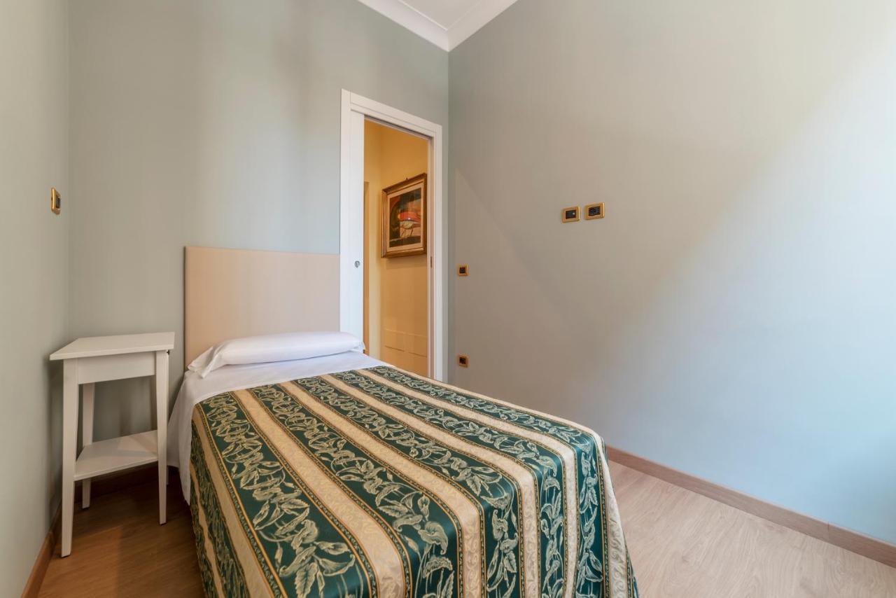 Termini Station Elegant And Roomy Apartment Roma Esterno foto